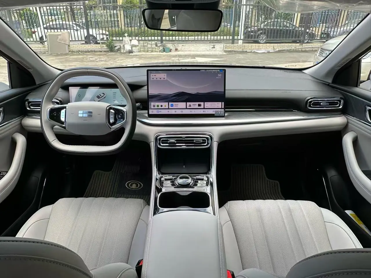 Geely Galaxy 2025 xingyao 6 EM-i 1.5 125km exploration version automatic gear 5