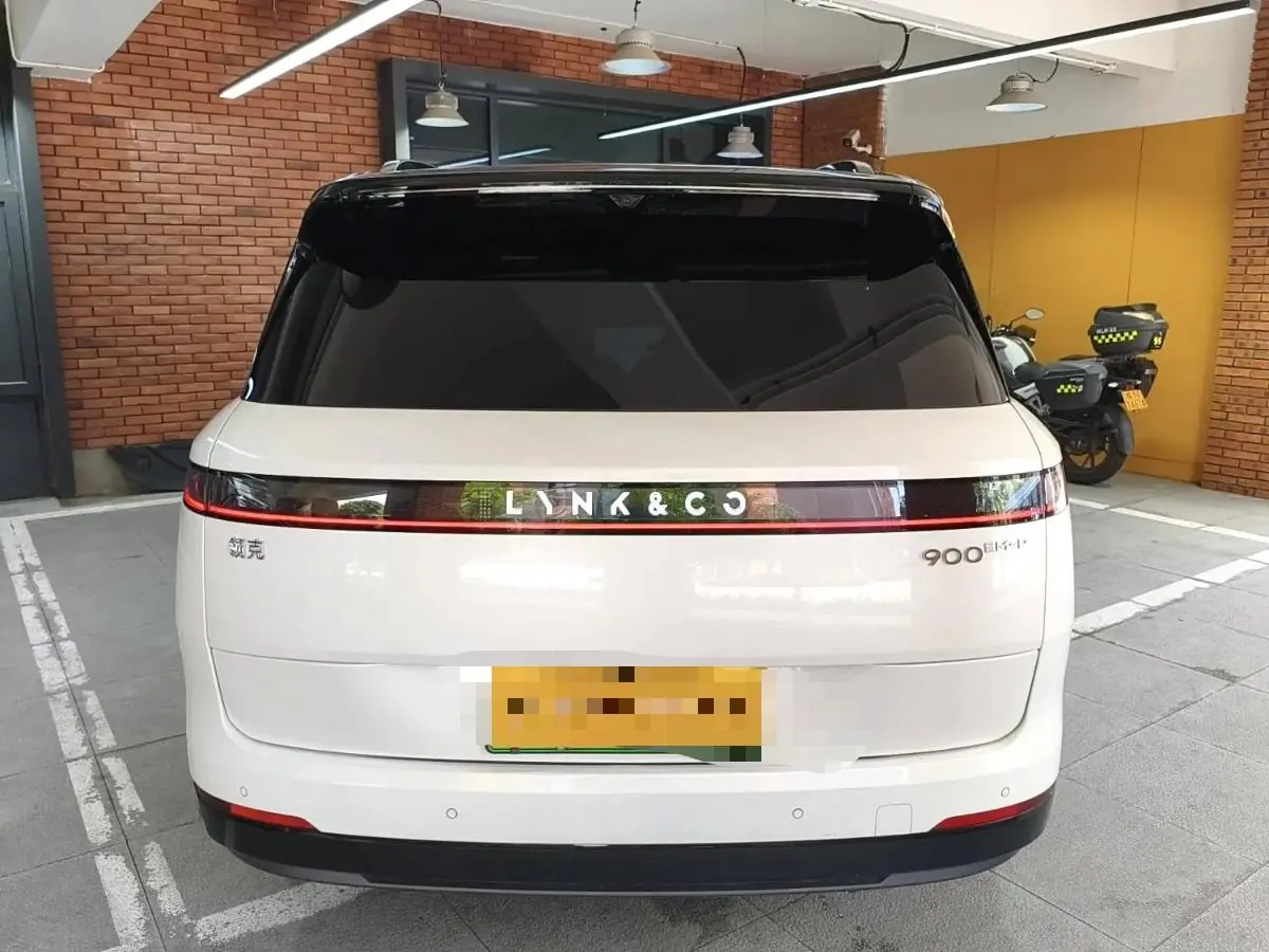 LYNK&amp;CO 2025 LYNK&amp;CO 900 1.5T Ultra Automatic 8