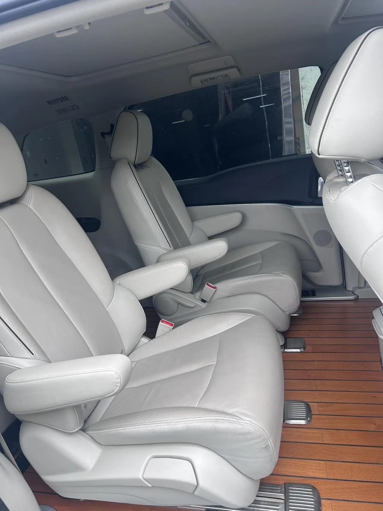Buick 2021 GL8 Land Business Class 2.0T 652T Premium Automatic Gear 4