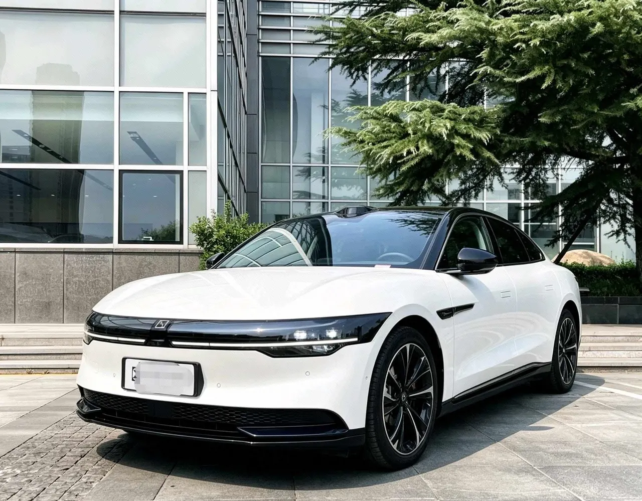 打开图片灯箱:Zeekr 2025 Zeekr 007 Long Endurance Rear Drive Smart Driving Edition 100kWh Automatic Transmission