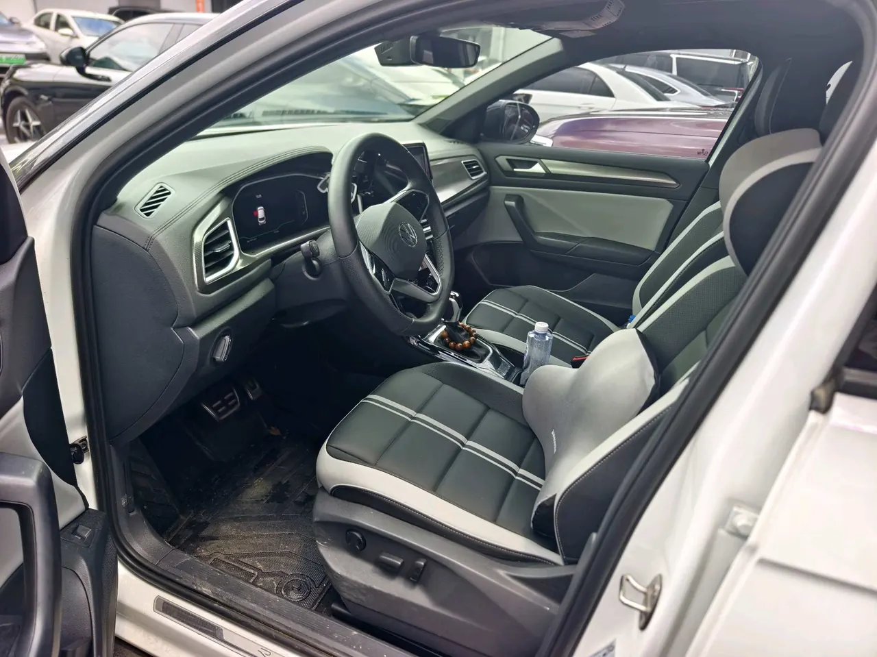 Volkswagen 2024 Tange 1.5TSI 300TSI Two-Drive Chen Guang Edition Automatic Gear 4