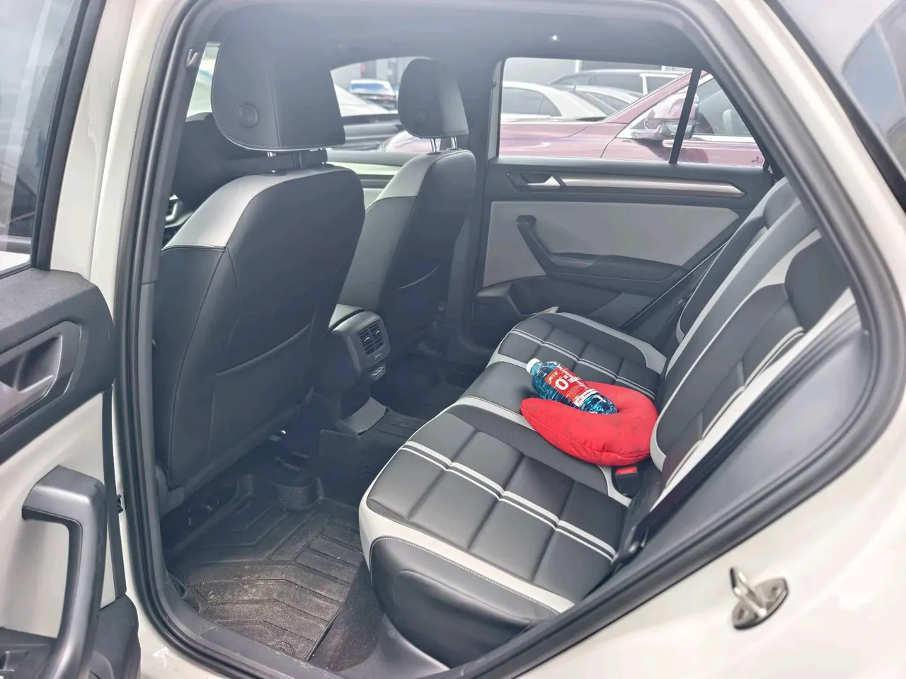 Volkswagen 2024 Tange 1.5TSI 300TSI Two-Drive Chen Guang Edition Automatic Gear 5