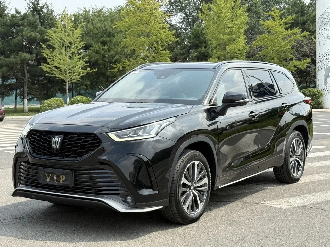 打开图片灯箱:Toyota 2024 Crown Land Release HEV 2.5 Stepless Four-wheel Drive Premium Edition Automatic Gear