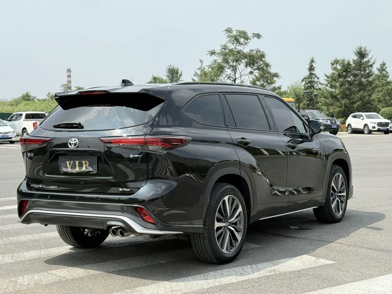 Toyota 2024 Crown Land Release HEV 2.5 Stepless Four-wheel Drive Premium Edition Automatic Gear 4