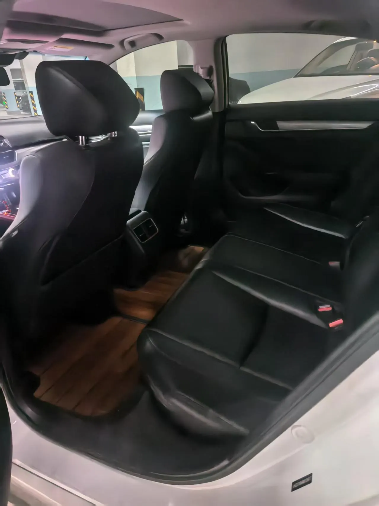 Honda 2021 10th Generation Accord 1.5T Stepless 260TURBO Luxury Star Limited Edition Automatic Gear 2