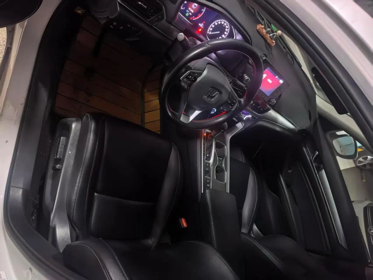 Honda 2021 10th Generation Accord 1.5T Stepless 260TURBO Luxury Star Limited Edition Automatic Gear 3