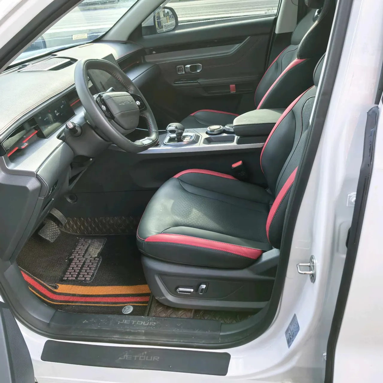 Jetour 2025 Dasheng 1.5T Youth UP Automatic Gear 10