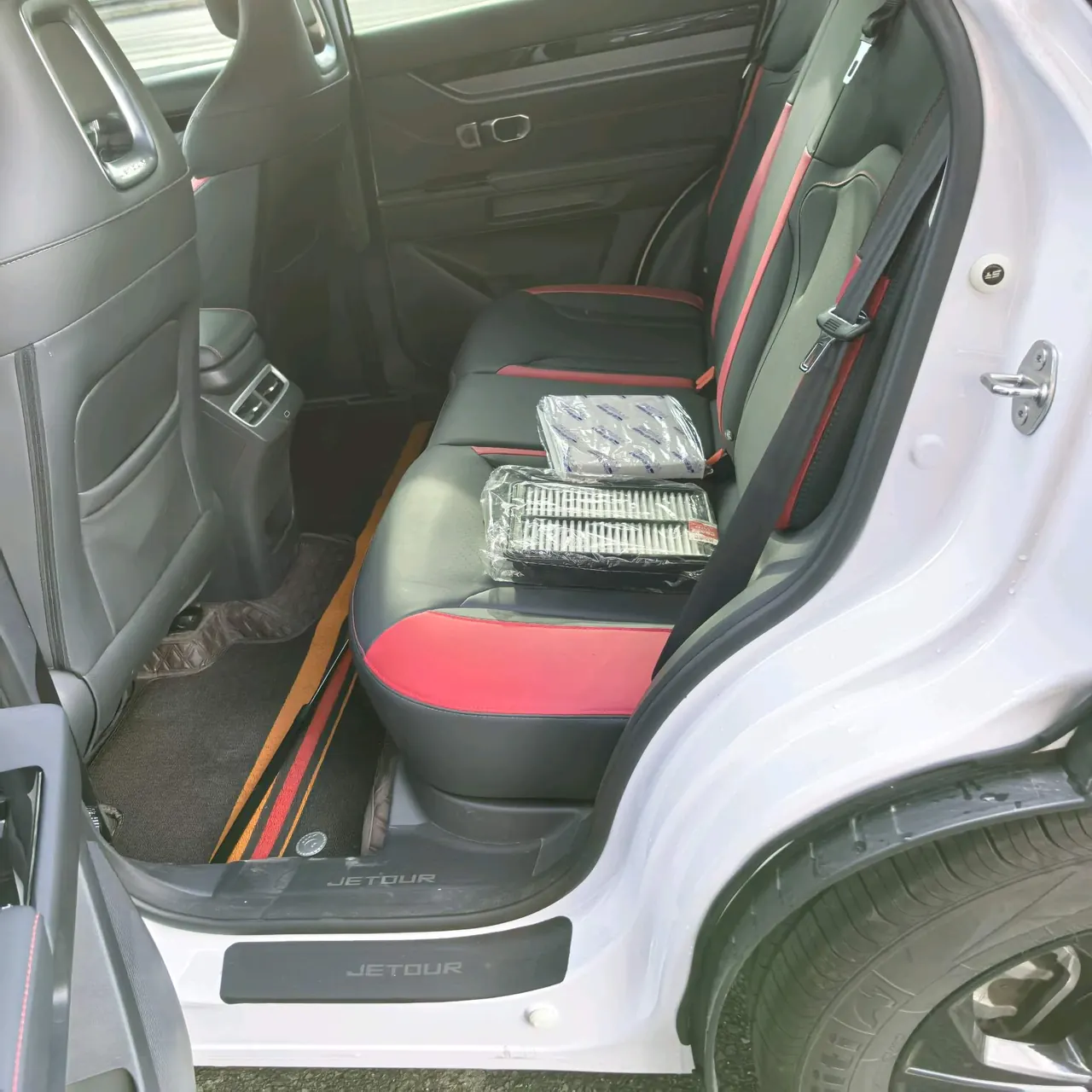 Jetour 2025 Dasheng 1.5T Youth UP Automatic Gear 9
