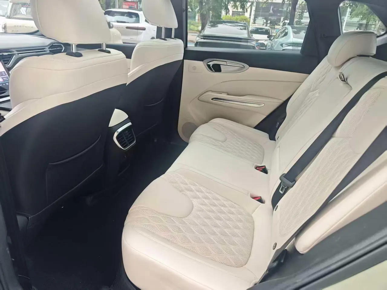 Bestune 2025 yueyi 07 1.5T 210km leisurely version of automatic gear 6