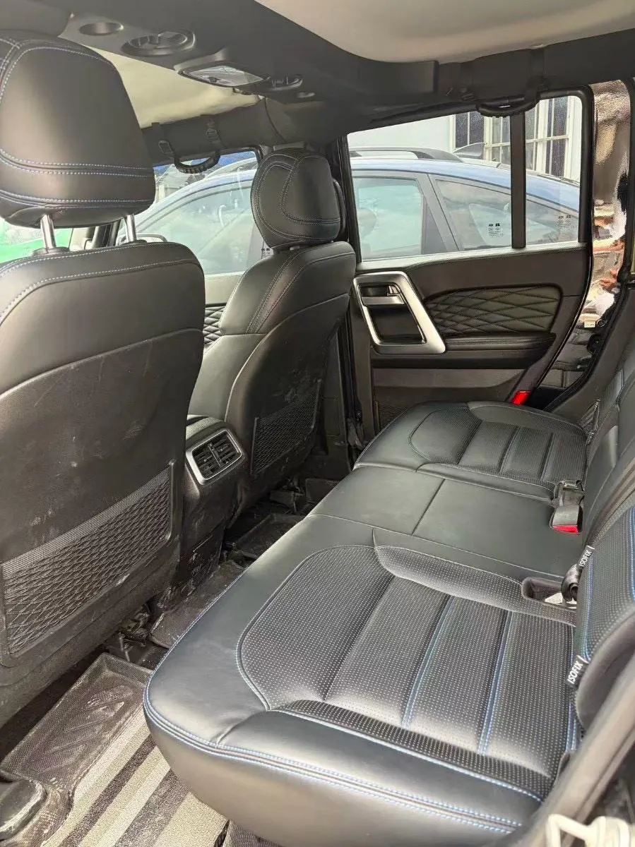 Beijing 2021 BJ40 2.0T four-wheel drive blade hero version chivalrous automatic gear 3