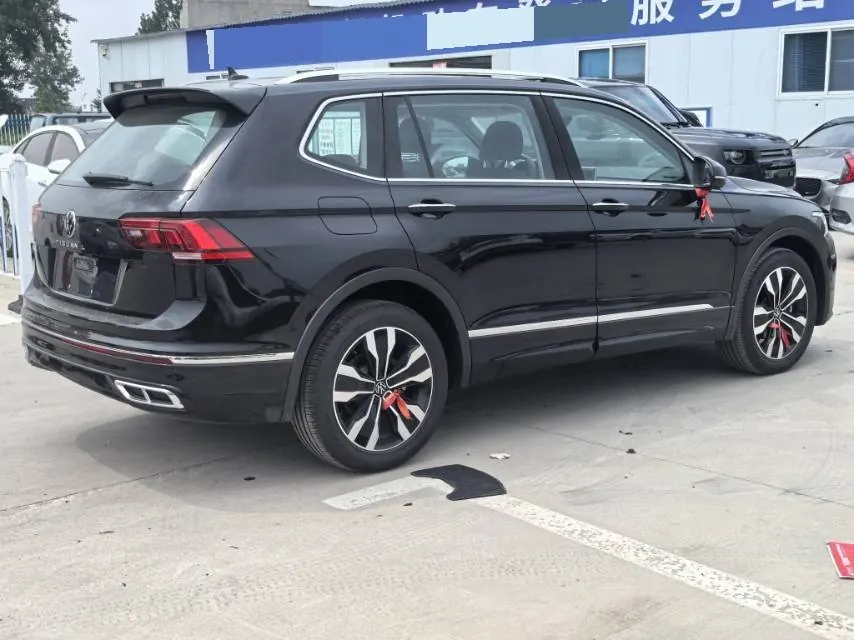 Volkswagen 2025 Tiguan L R-Line 2.0TSI 330TSI outstanding two-wheel drive R-Line Long Yao version automatic gear 4