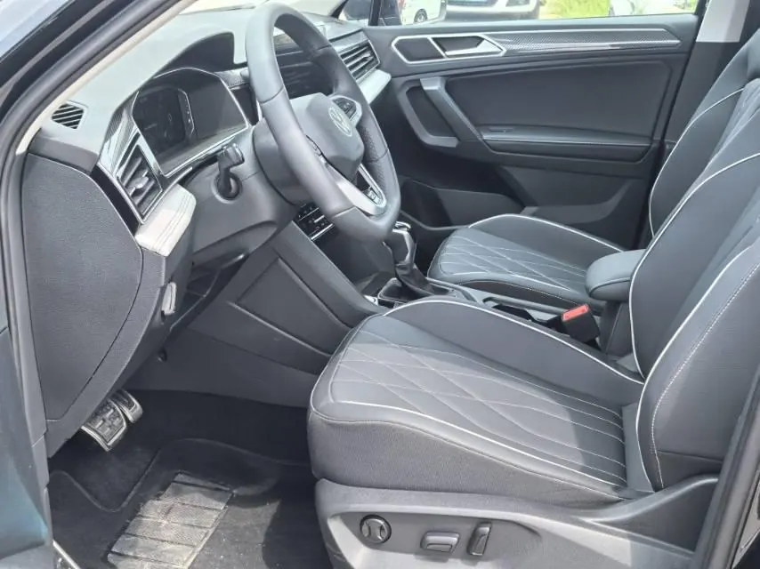 Volkswagen 2025 Tiguan L R-Line 2.0TSI 330TSI outstanding two-wheel drive R-Line Long Yao version automatic gear 7