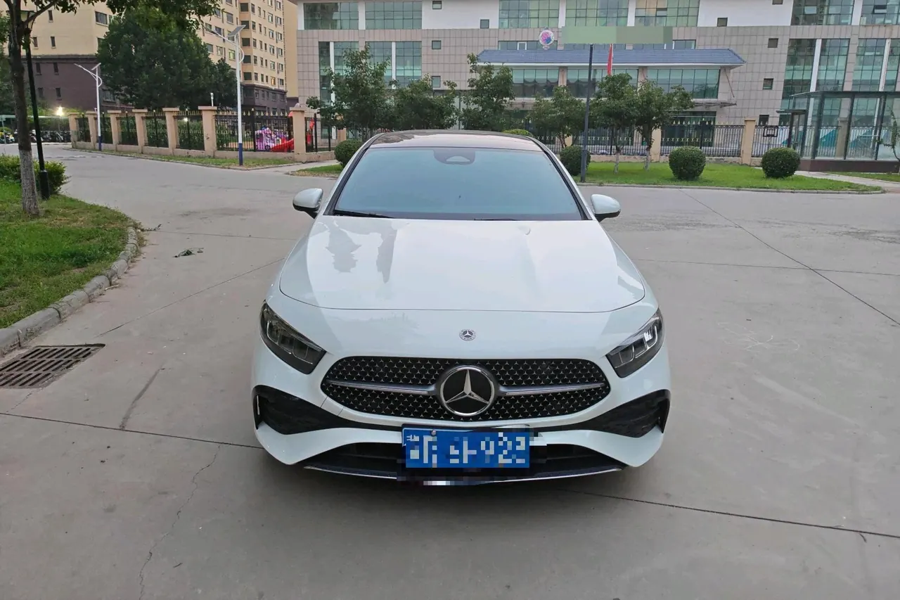 Mercedes Benz Class A 2025 A 200 L 1.3T Fashion Automatic Gear 2