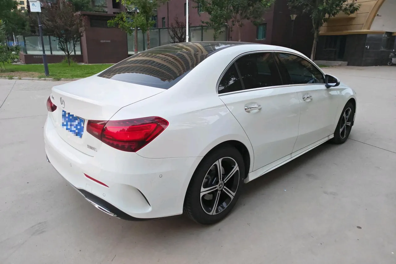 Mercedes Benz Class A 2025 A 200 L 1.3T Fashion Automatic Gear 3