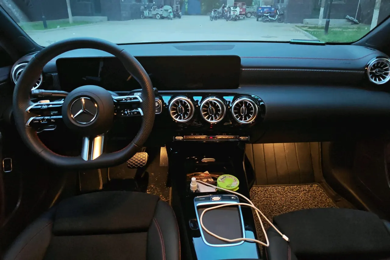 Mercedes Benz Class A 2025 A 200 L 1.3T Fashion Automatic Gear 6
