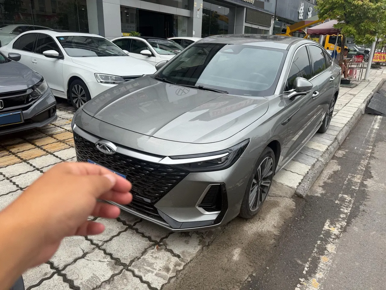 Open image lightbox: Chery 2024 Erez 8 1.6T Automatic Gear