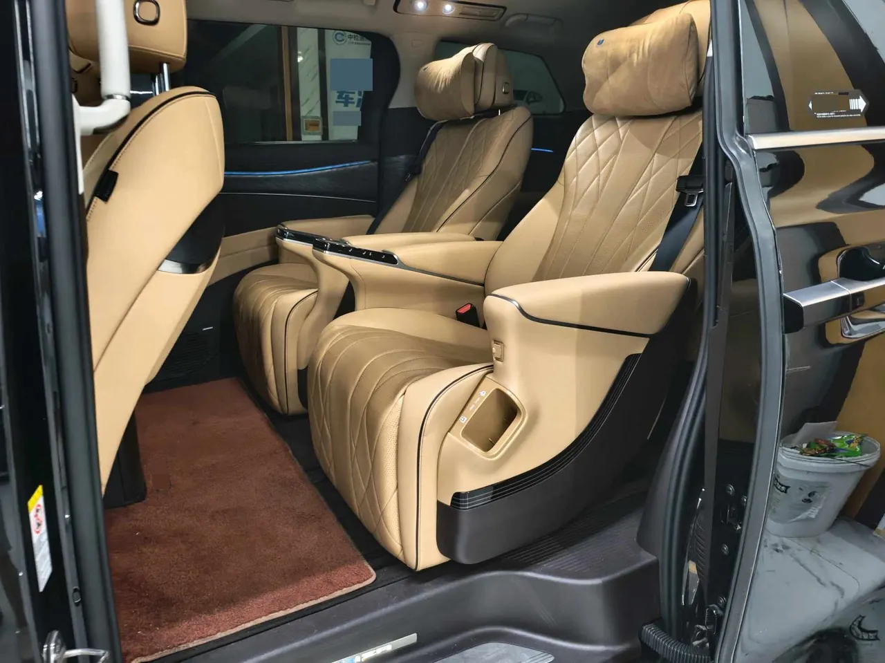 Denza 2024 Denza D9 DM-i 1.5T stepless 980 four-wheel drive distinguished automatic gear 8