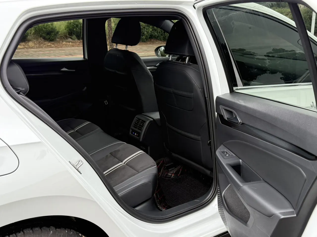 Volkswagen 2021 Golf 8 R-Line 1.4TSI 280TSI Automatic 9