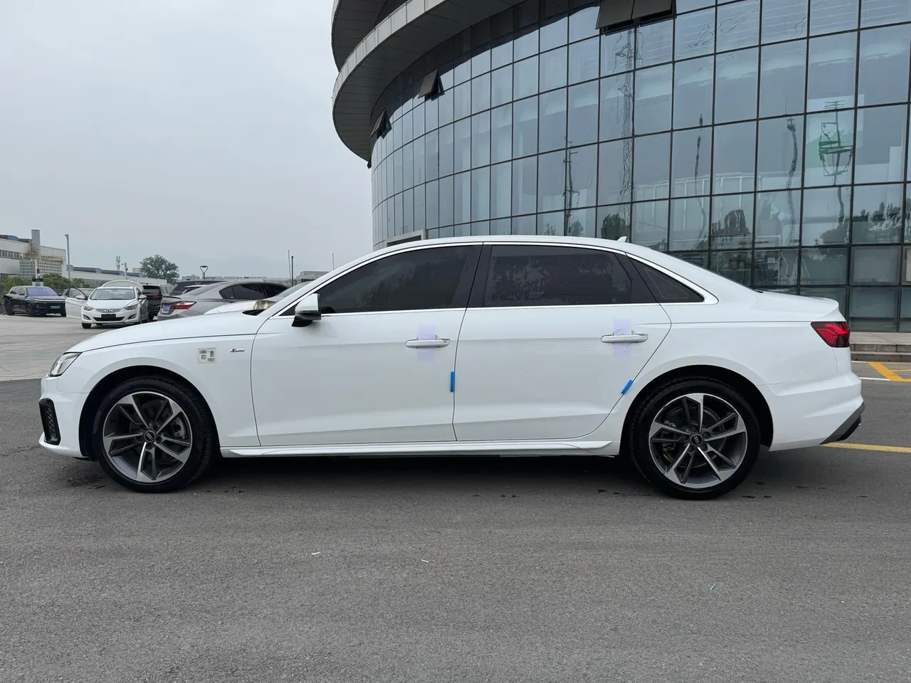 Audi 2022 A4L 2.0TFSI 40TFSI Fashion Dynamic Automatic 10