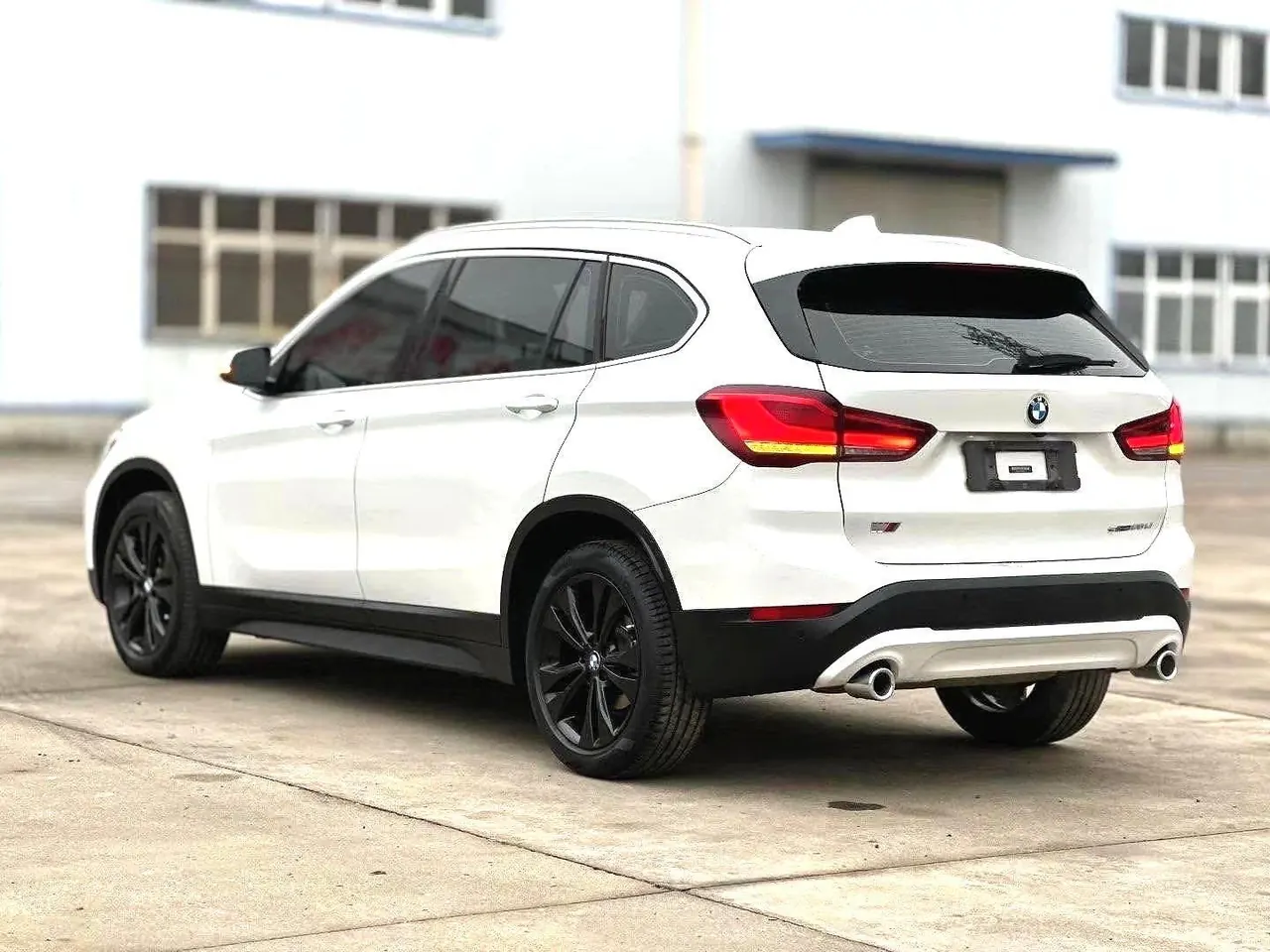 BMW 2021 X1 sDrive20Li 1.5T fashion automatic gear 7