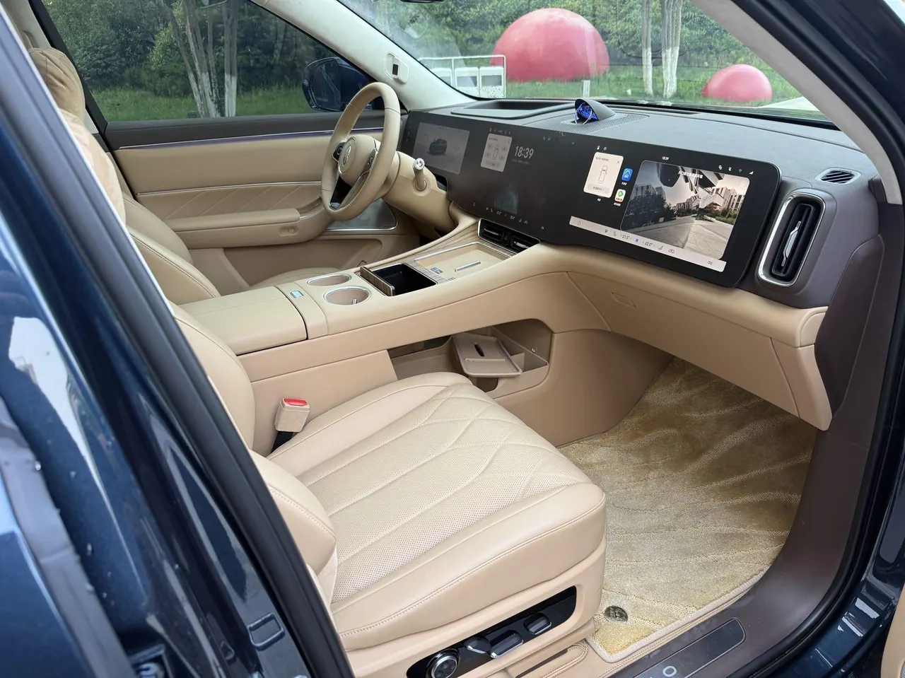 AITO 2025 AITO M8 Ultra 53.4kWh 6-seat automatic gear 8