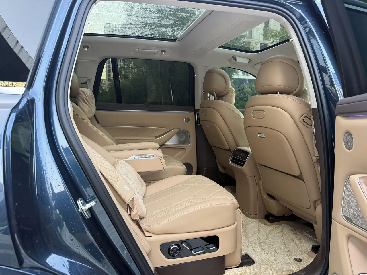 AITO 2025 AITO M8 Ultra 53.4kWh 6-seat automatic gear 9