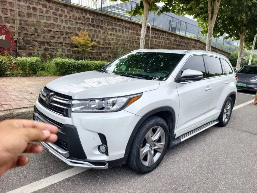 打开图片灯箱:Toyota 2021 Highlander 2.0T 4-wheel drive Premium Edition 7-seat Automatic Gear