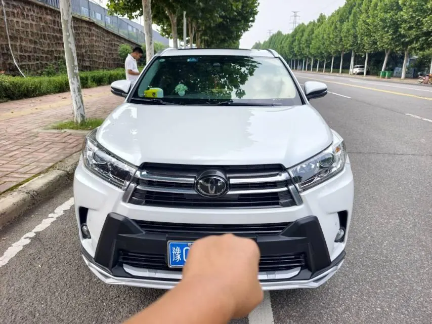 Toyota 2021 Highlander 2.0T 4-wheel drive Premium Edition 7-seat Automatic Gear 2