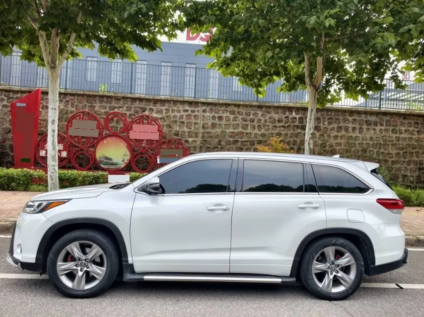 Toyota 2021 Highlander 2.0T 4-wheel drive Premium Edition 7-seat Automatic Gear 3