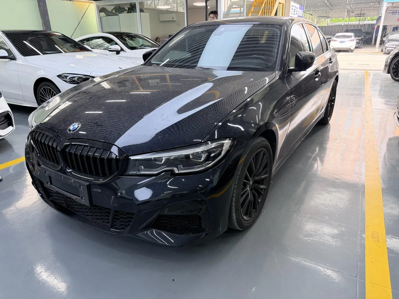 Open image lightbox: BMW 3 Series 2021 325i 2.0T M Sports Obsidian Night Kit (Changed) Automatic Gear