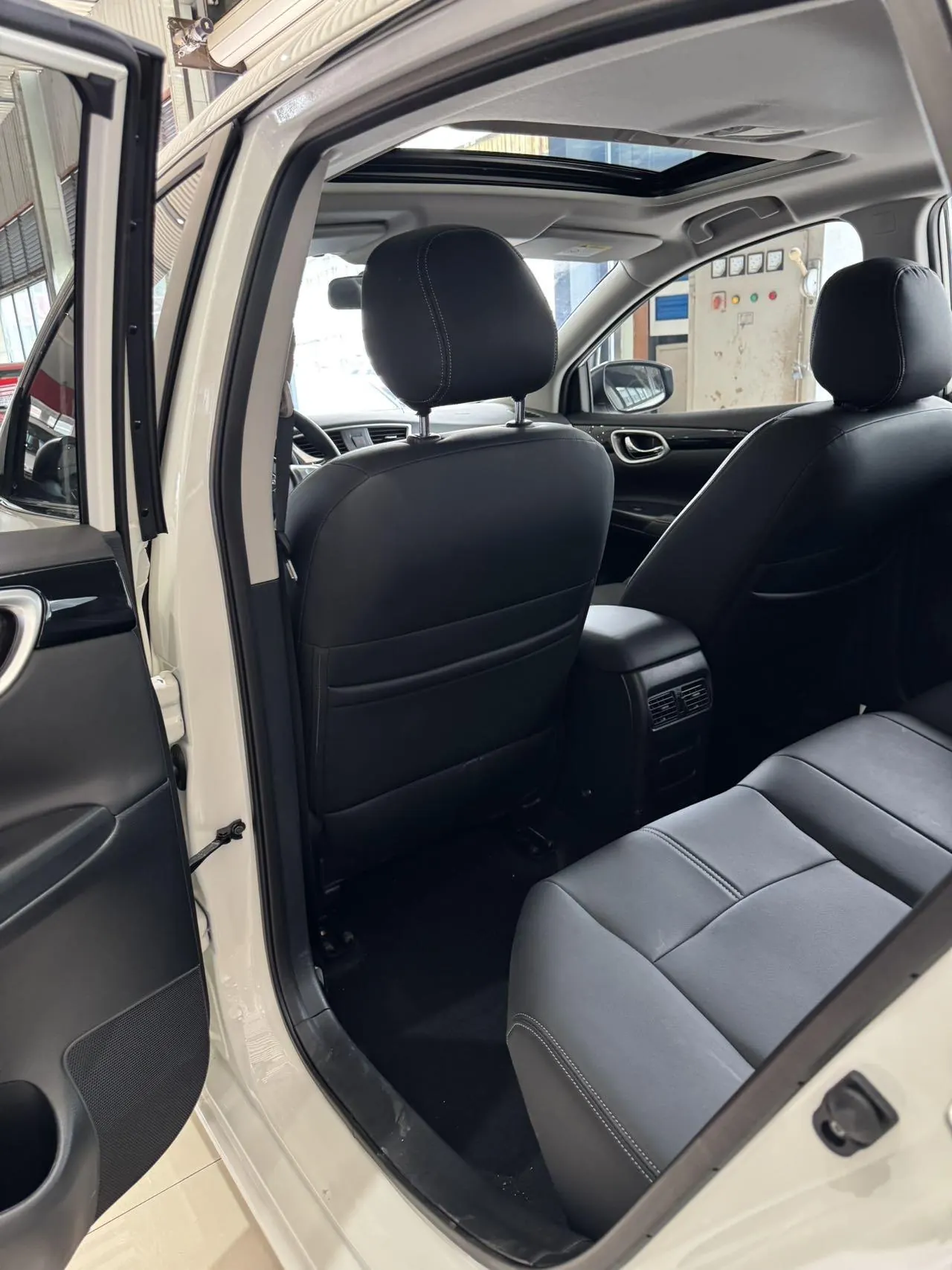 Nissan 2026 Sylphy Classic 1.6 Stepless XE Comfortable Sunroof Edition Automatic Gear 2