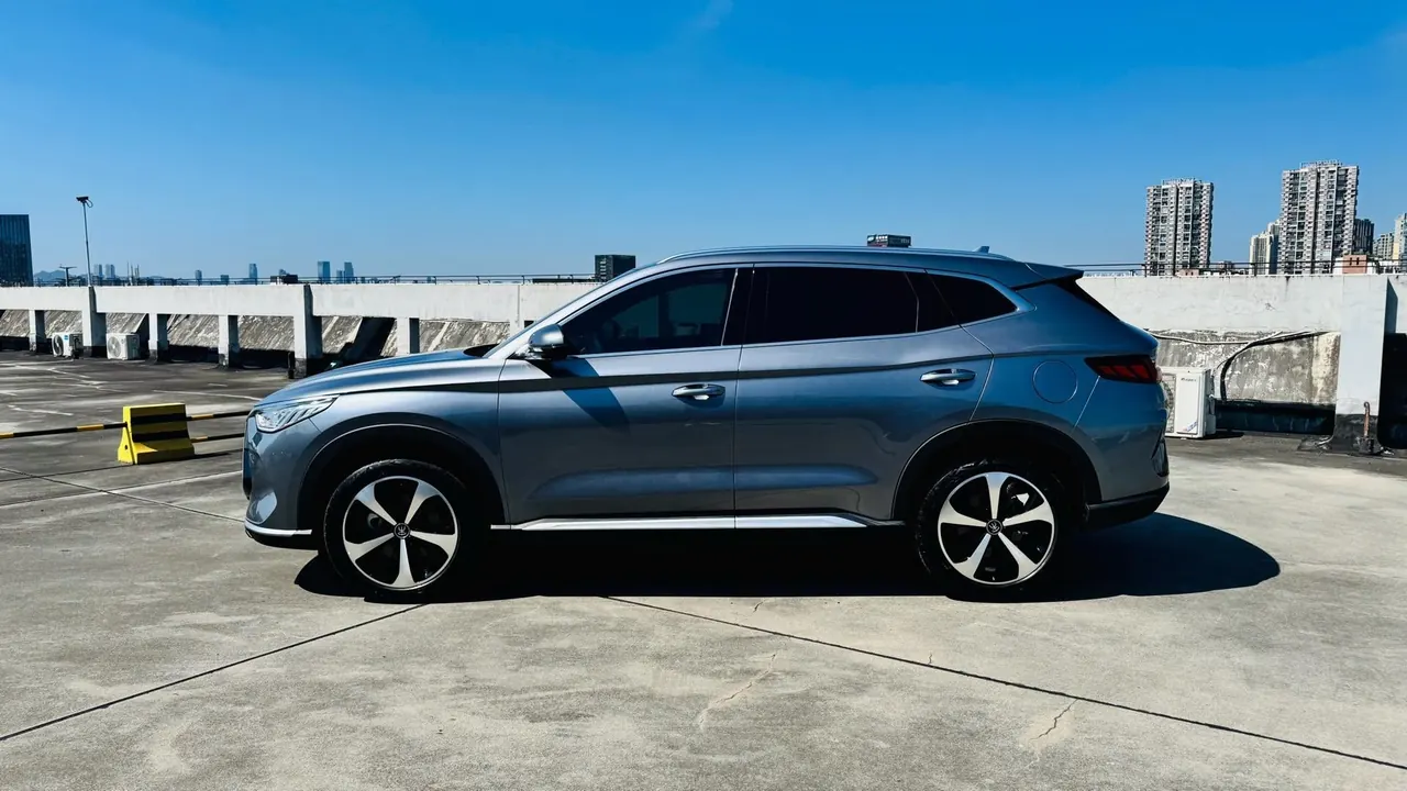 BYD Song PLUS New Energy 2021 Song PLUS DM-i 1.5 Stepless 110KM Flagship PLUS Automatic Gear 8