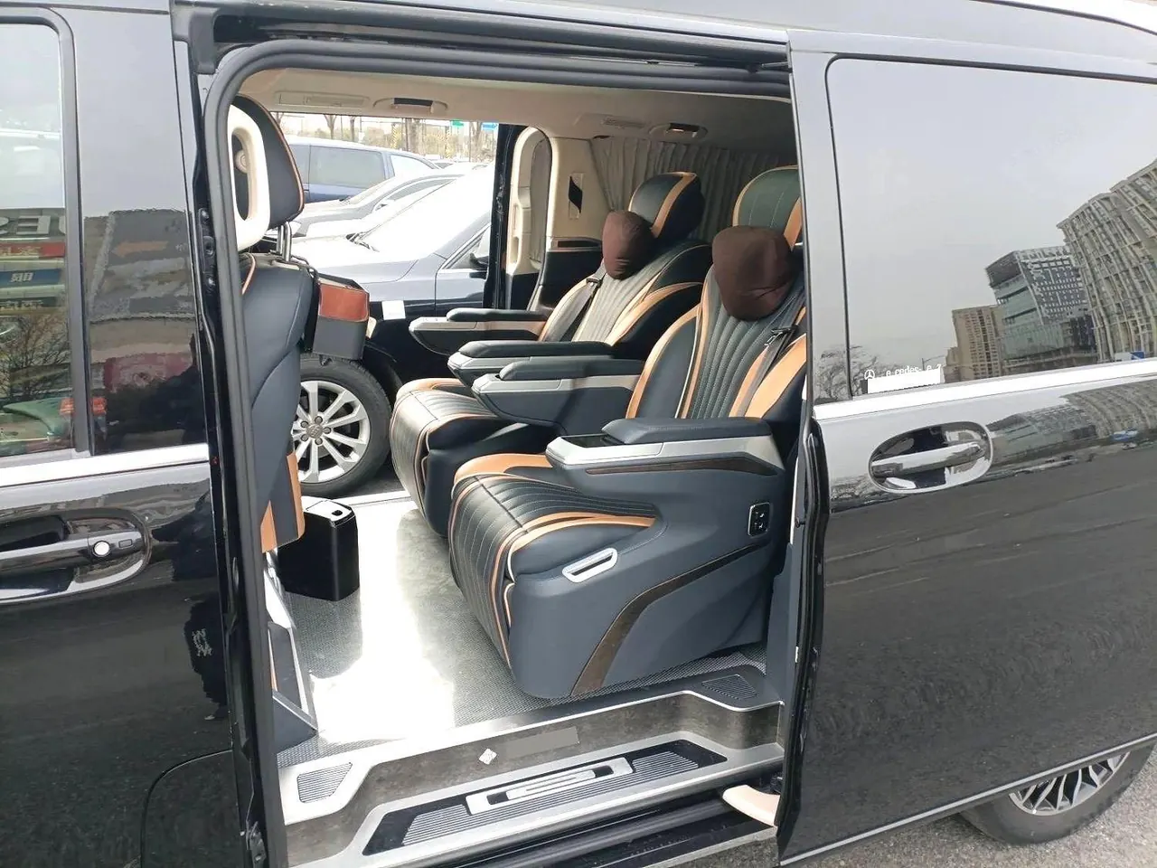 Mercedes Benz V 2022V 260 L 2.0T Deluxe Edition Automatic Gear 6
