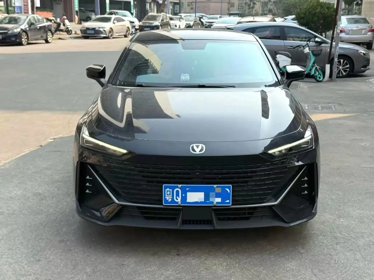 ChangAn 2022 UNI-V 1.5T honorable automatic gear 2