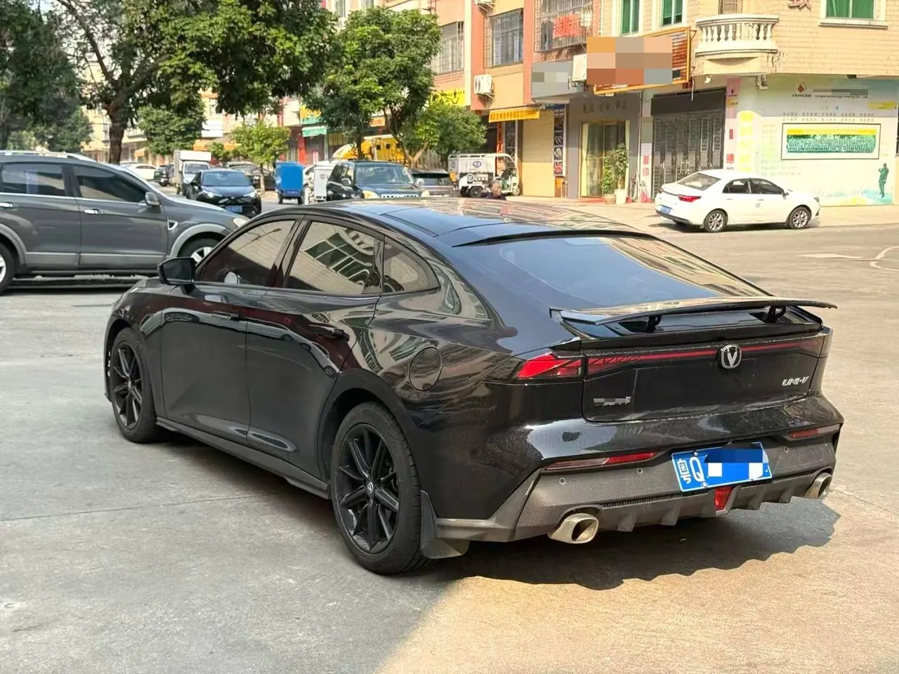 ChangAn 2022 UNI-V 1.5T honorable automatic gear 6