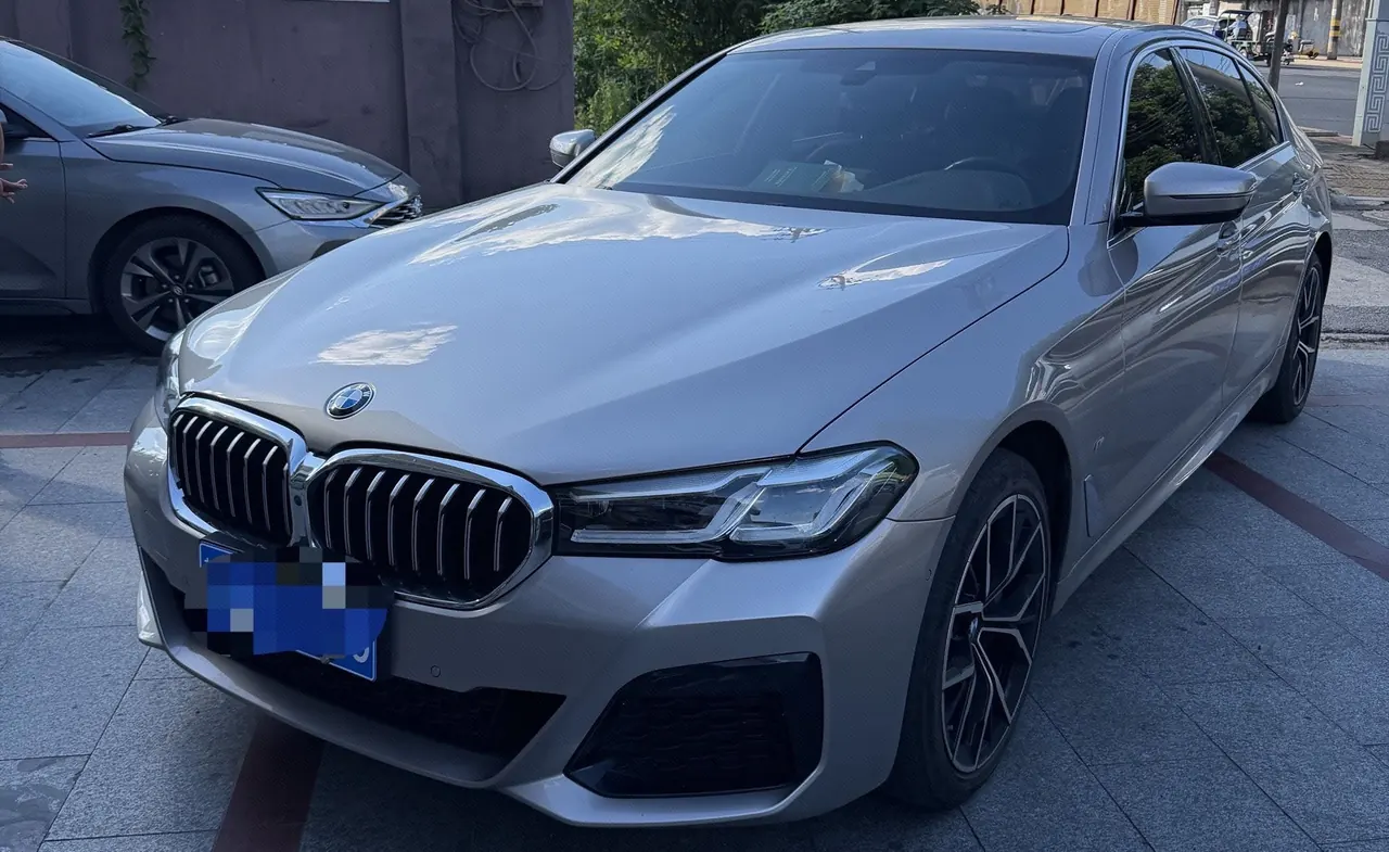 打开图片灯箱:BMW 5 Series 2022 530Li 2.0T Premium Luxury Suit (Modified) Automatic Gear