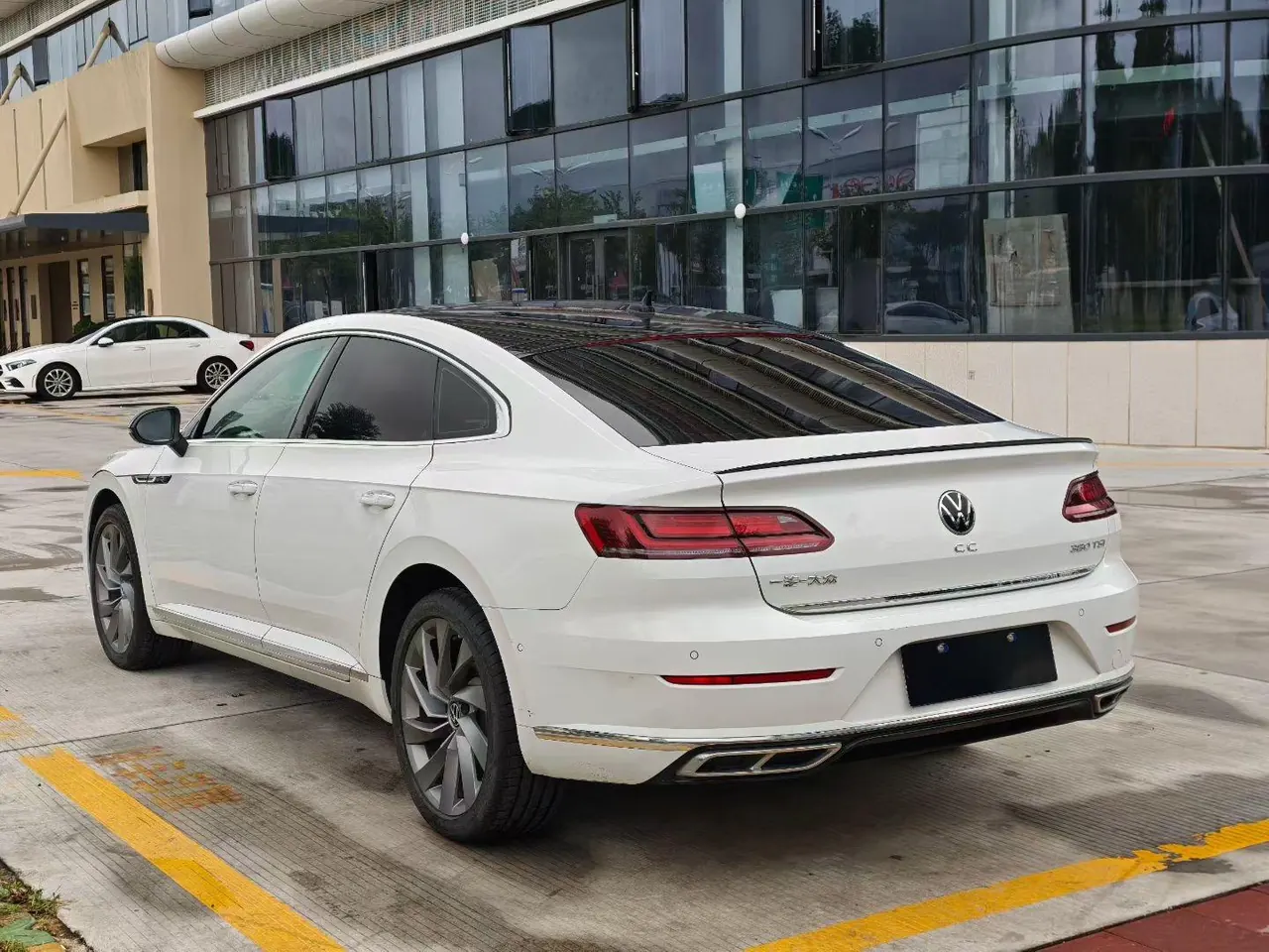 Volkswagen 2024 CC 2.0TSI 380TSI eye-catching automatic gear 5
