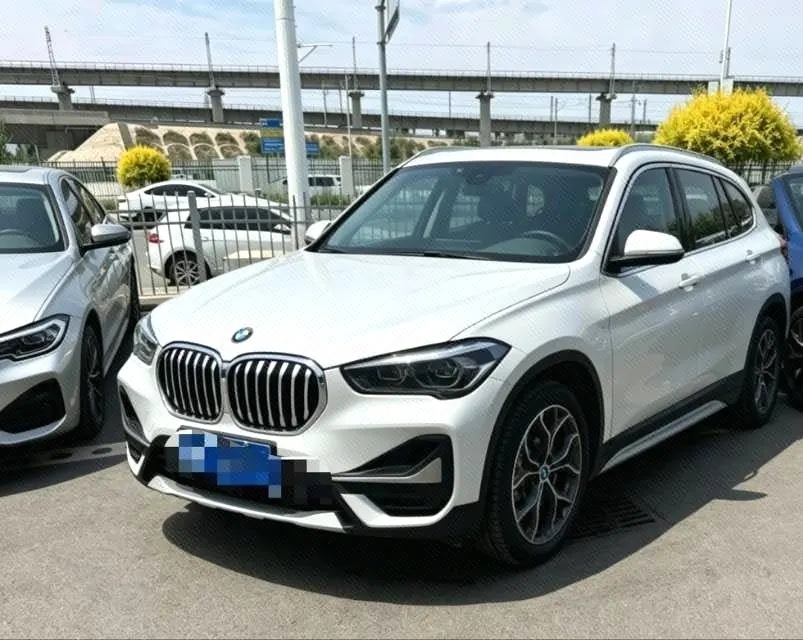 Open image lightbox: BMW 2022 X1 sDrive20Li 1.5T fashion automatic gear