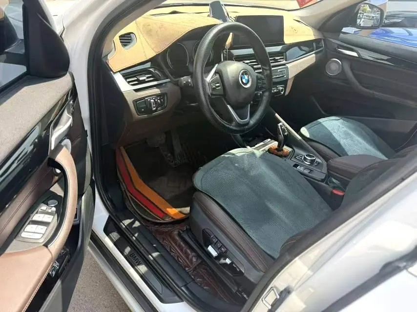 BMW 2022 X1 sDrive20Li 1.5T fashion automatic gear 2