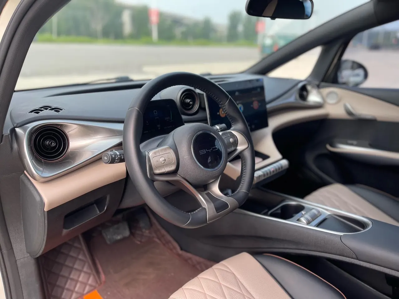 BYD 2021 Dolphin 405km Fashion Edition Automatic 18