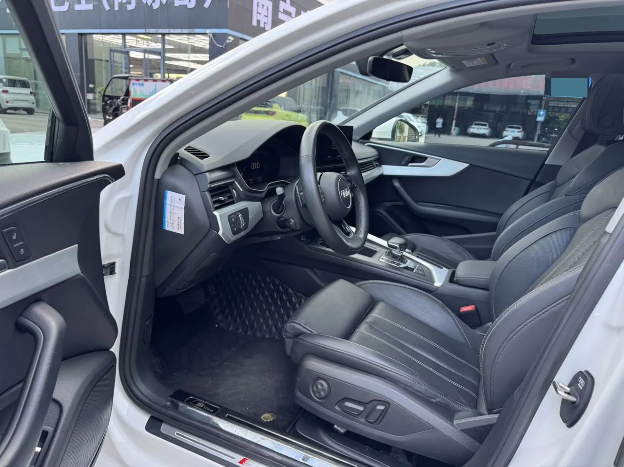 Audi 2020 A4L 2.0TFSI 40TFSI Deluxe Dynamic Automatic 6