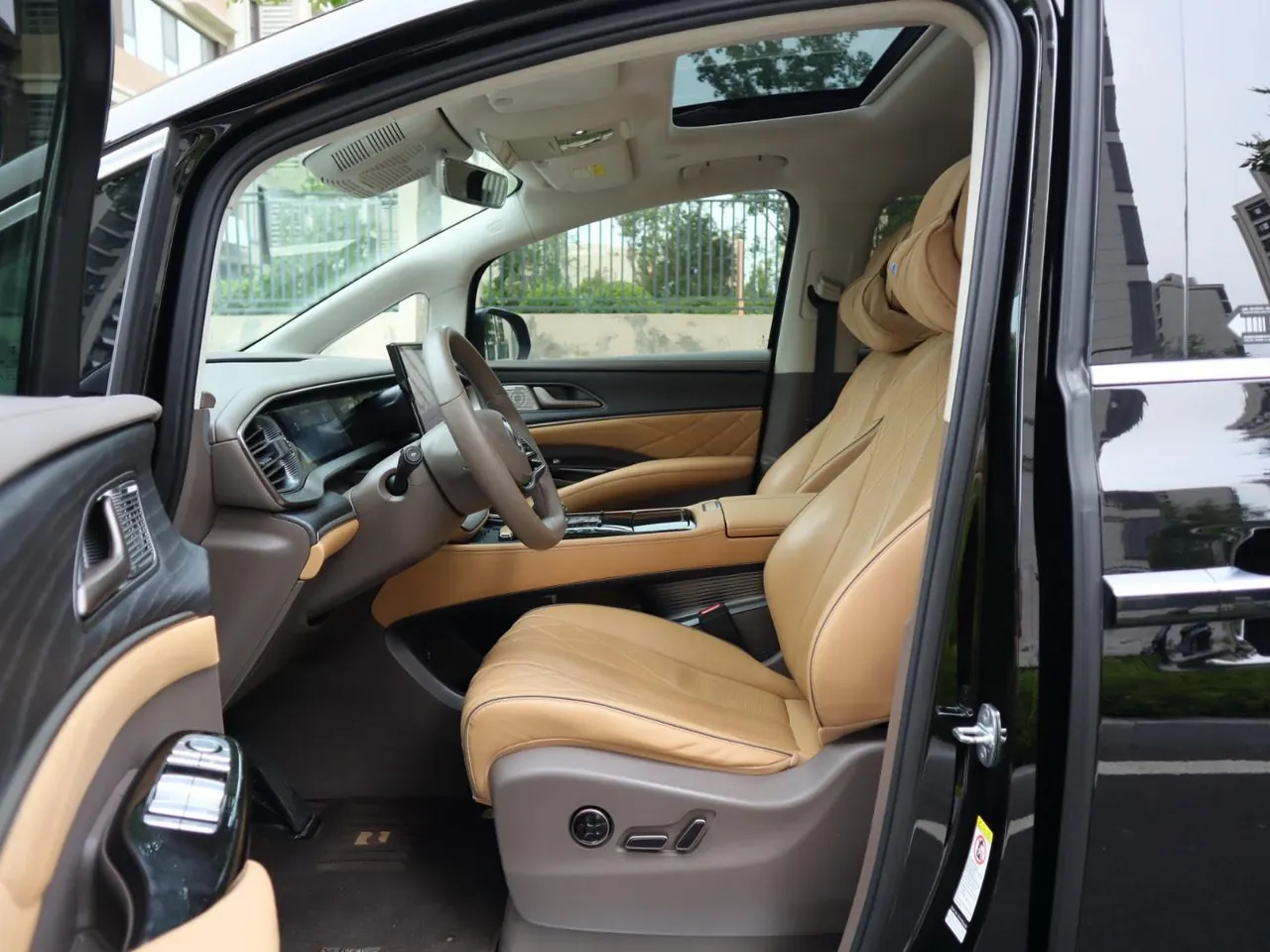 Denza 2022 Denza D9 DM-i 1.5T stepless 970 four-wheel drive flagship automatic gear 11