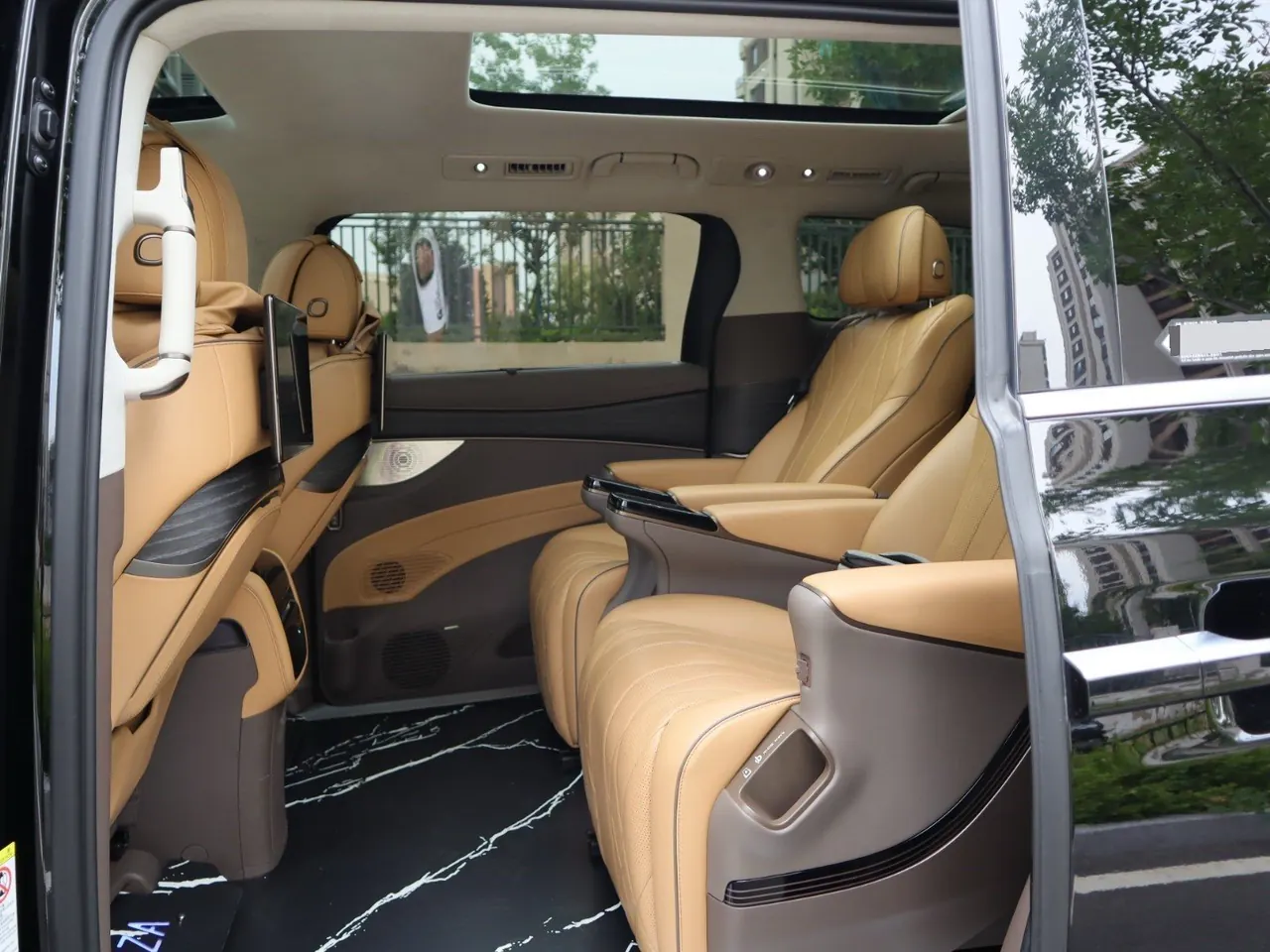 Denza 2022 Denza D9 DM-i 1.5T stepless 970 four-wheel drive flagship automatic gear 12