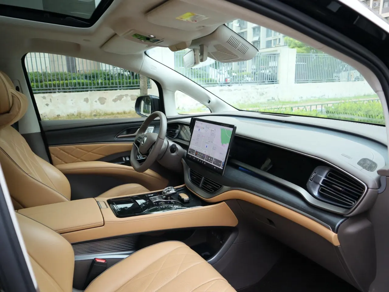 Denza 2022 Denza D9 DM-i 1.5T stepless 970 four-wheel drive flagship automatic gear 16