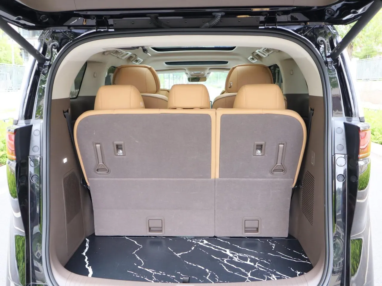 Denza 2022 Denza D9 DM-i 1.5T stepless 970 four-wheel drive flagship automatic gear 18