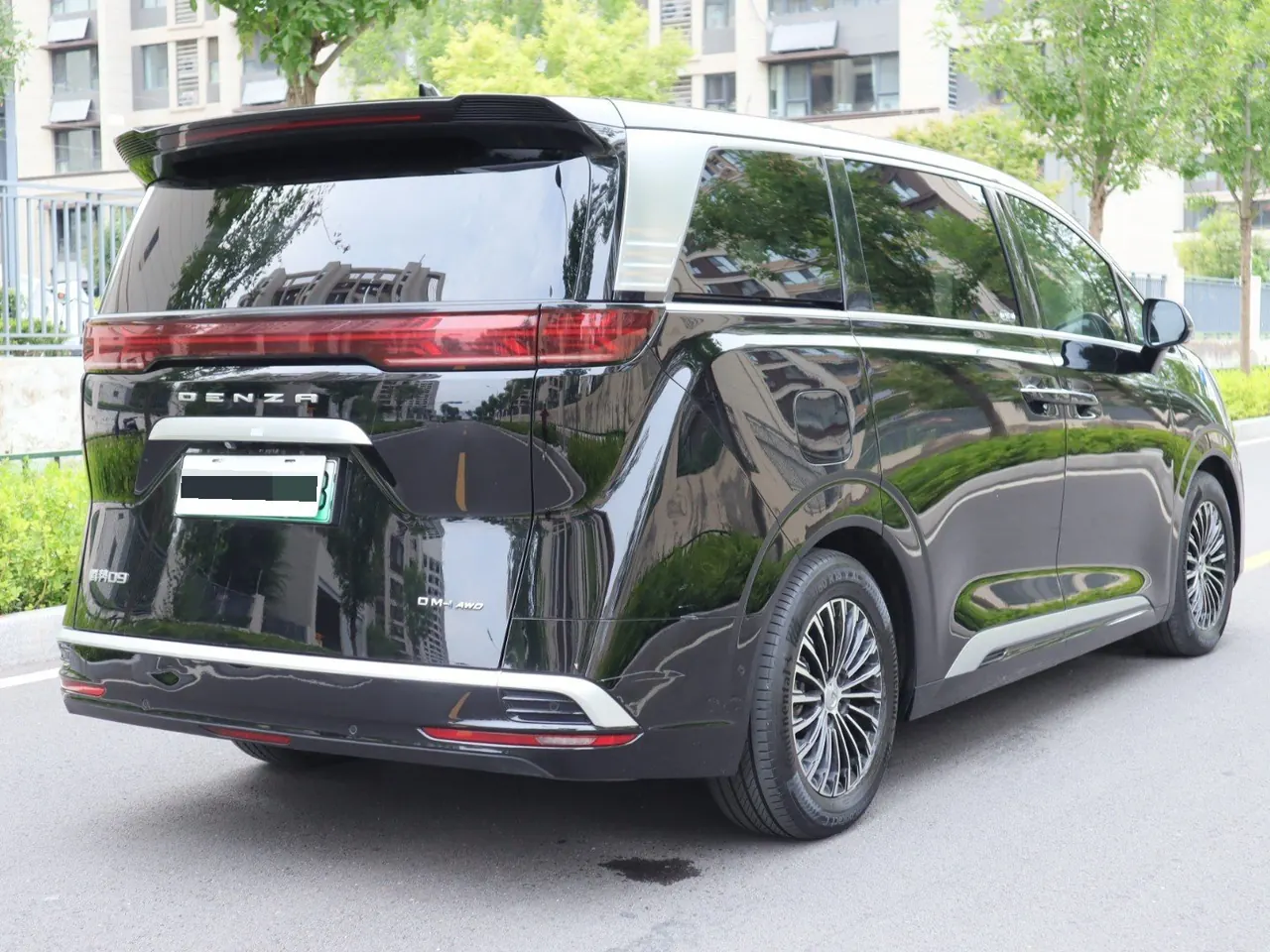 Denza 2022 Denza D9 DM-i 1.5T stepless 970 four-wheel drive flagship automatic gear 4