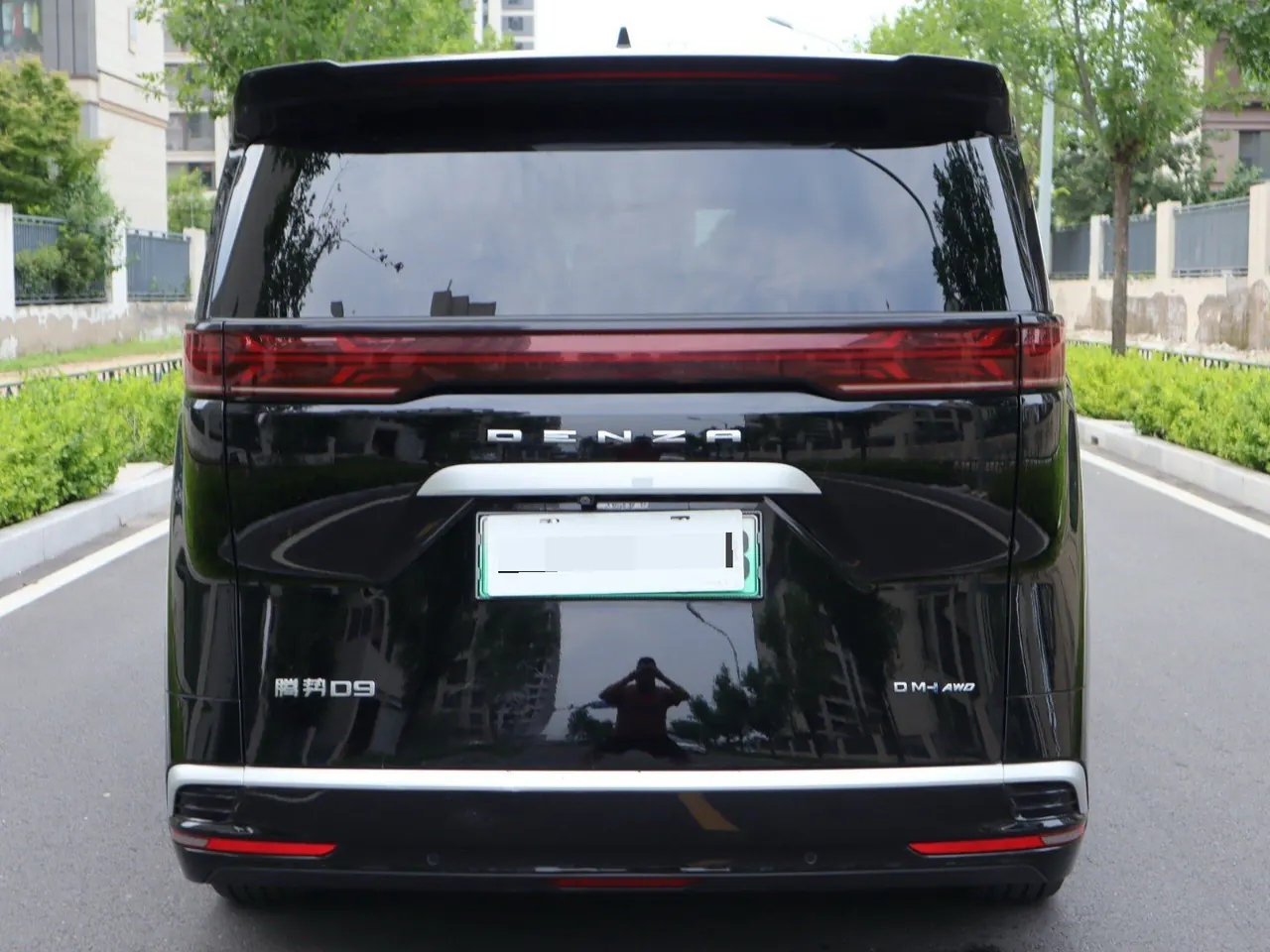 Denza 2022 Denza D9 DM-i 1.5T stepless 970 four-wheel drive flagship automatic gear 5