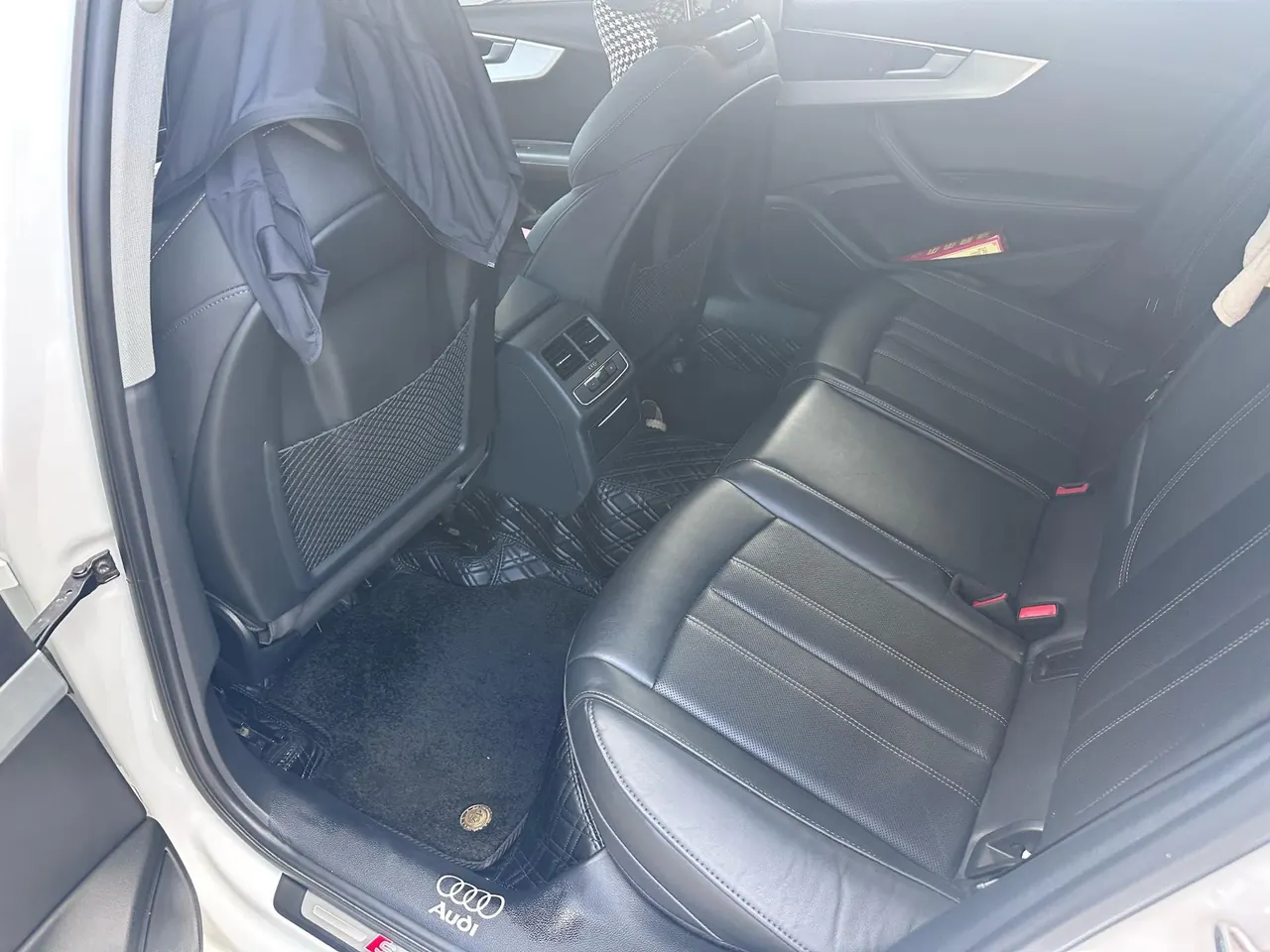 Audi 2022 A4L 2.0TFSI 40TFSI Deluxe Dynamic Automatic 4