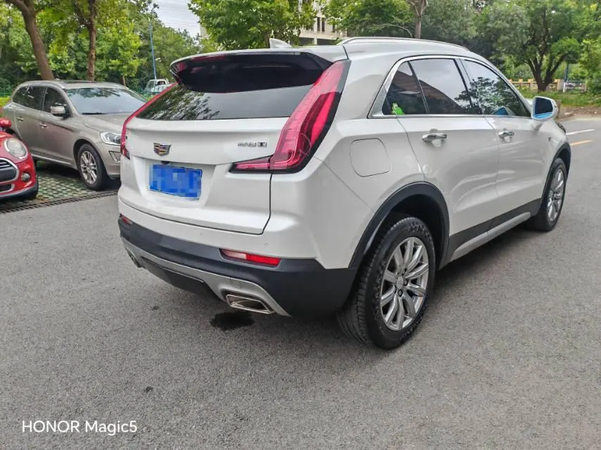 Cadillac 2020 XT4 2.0T 28T Two-Drive Leading Automatic Gear 3
