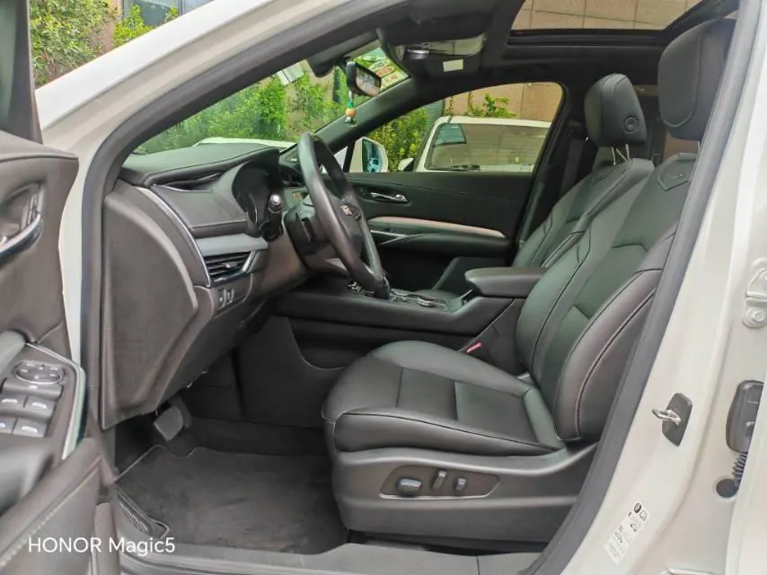 Cadillac 2020 XT4 2.0T 28T Two-Drive Leading Automatic Gear 5